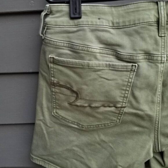 American Eagle Olive Green Shorts size 12 - Picture 4 of 7